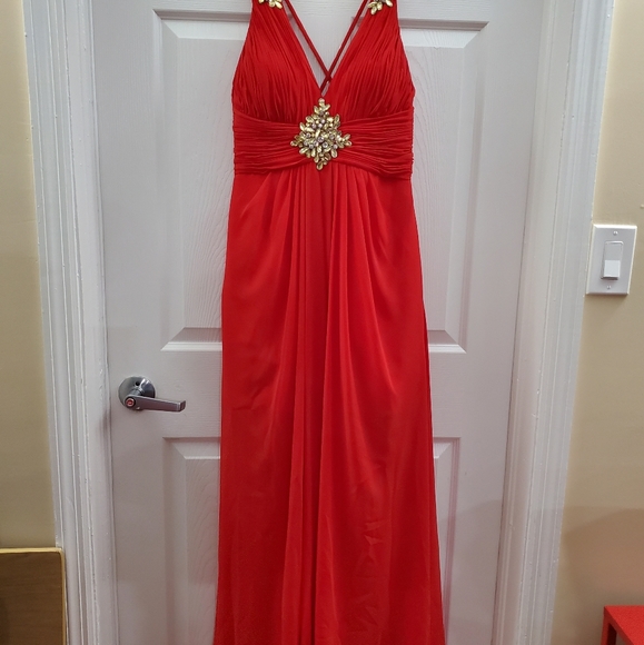 Red Dress - Picture 1 of 8